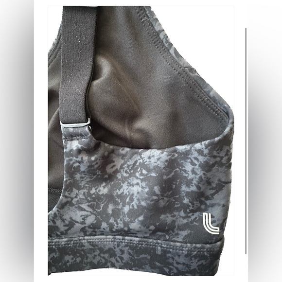 2 Lole Sports Bras size Medium - Picture 7 of 9